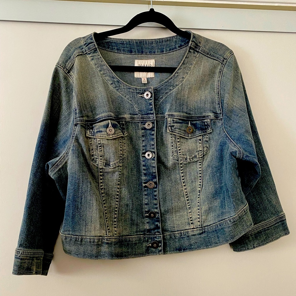 Torrid crop Jean jacket size 3